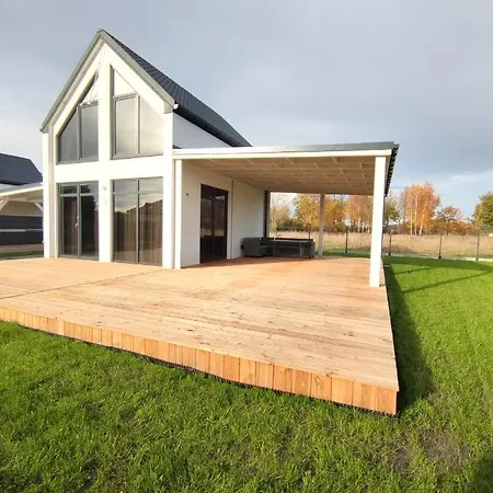 Casa vacanze Mila 70qm Bis 5 Gaeste Mit Fass-sauna, Whirlpool April Bis Oktober, 75qm Terrasse Und Eingezaeunten Garten Haustiere Willkommen Sieroslaw (Kamien)