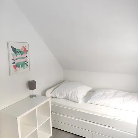 Σπίτι διακοπών Mila 70qm Bis 5 Gaeste Mit Fass-sauna, Whirlpool April Bis Oktober, 75qm Terrasse Und Eingezaeunten Garten Haustiere Willkommen Sieroslaw (Kamien)