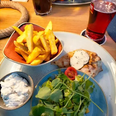 Mila 70qm Bis 5 Gaeste Mit Fass-sauna, Whirlpool April Bis Oktober, 75qm Terrasse Und Eingezaeunten Garten Haustiere Willkommen * Sieroslaw (Kamien)