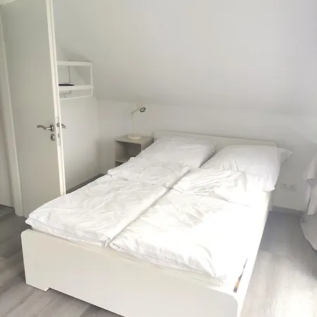 Mila 70qm Bis 5 Gaeste Mit Fass-sauna, Whirlpool April Bis Oktober, 75qm Terrasse Und Eingezaeunten Garten Haustiere Willkommen Casa vacanze *