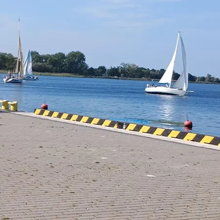 Mila 70qm Bis 5 Gaeste Mit Fass-sauna, Whirlpool April Bis Oktober, 75qm Terrasse Und Eingezaeunten Garten Haustiere Willkommen Sieroslaw (Kamien)