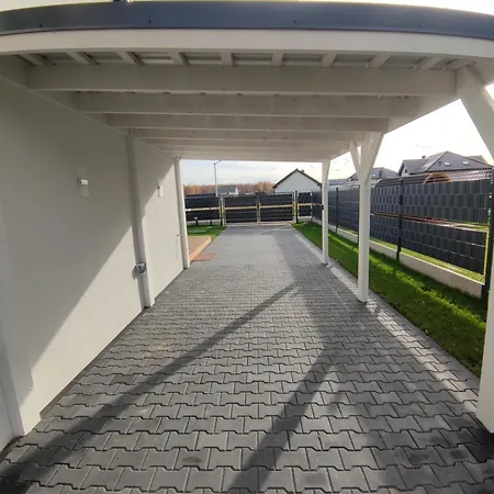 Mila 70qm Bis 5 Gaeste Mit Fass-sauna, Whirlpool April Bis Oktober, 75qm Terrasse Und Eingezaeunten Garten Haustiere Willkommen *